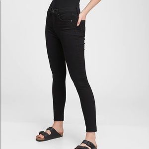 Gap true skinny high rise black jeans - 27 petite